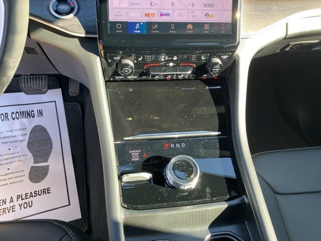 New 2025 Jeep Grand Cherokee L Limited w/ Trailer Tow Package image 18