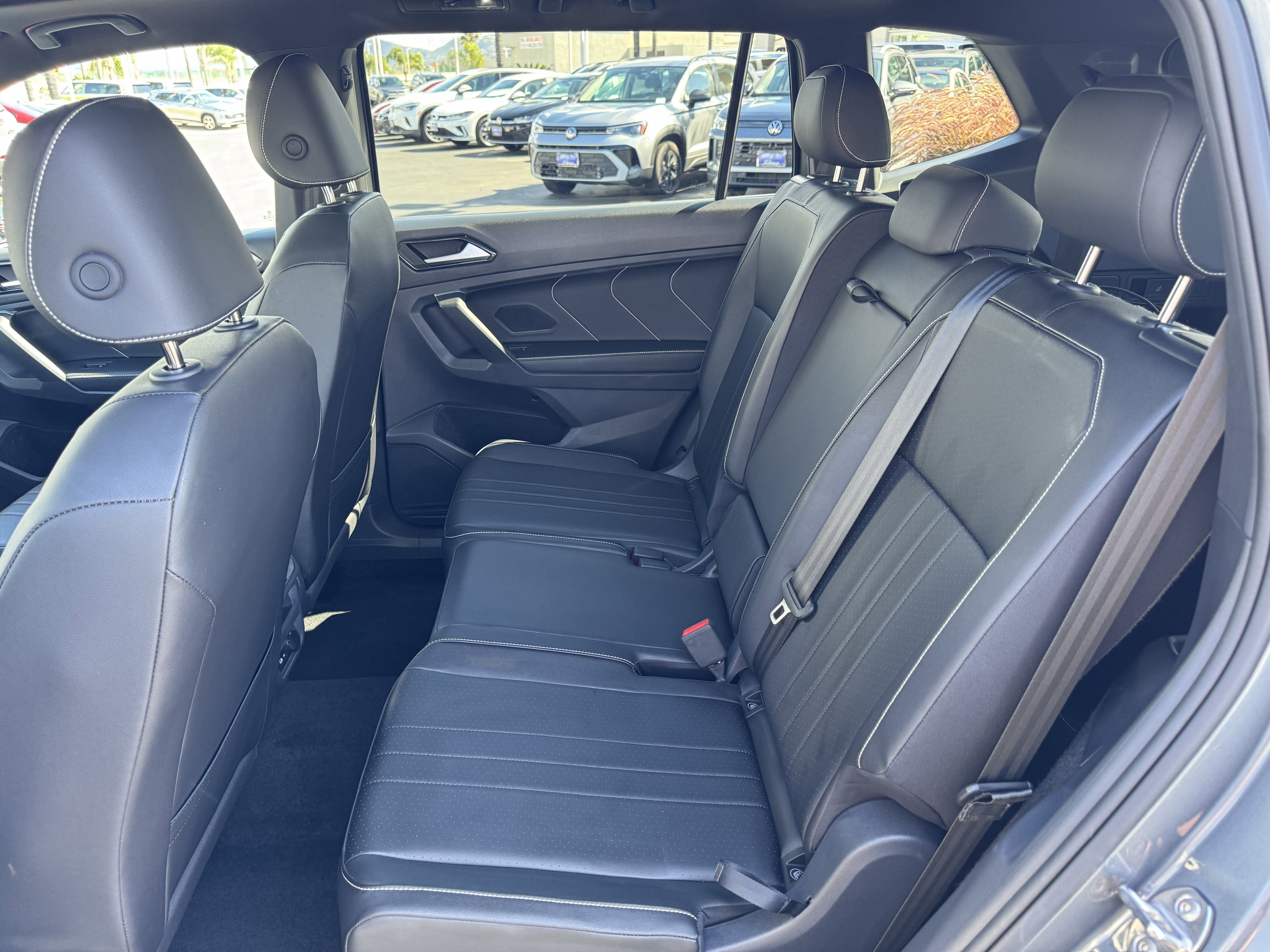 Certified 2024 Volkswagen Tiguan SE R-Line FWD image 36