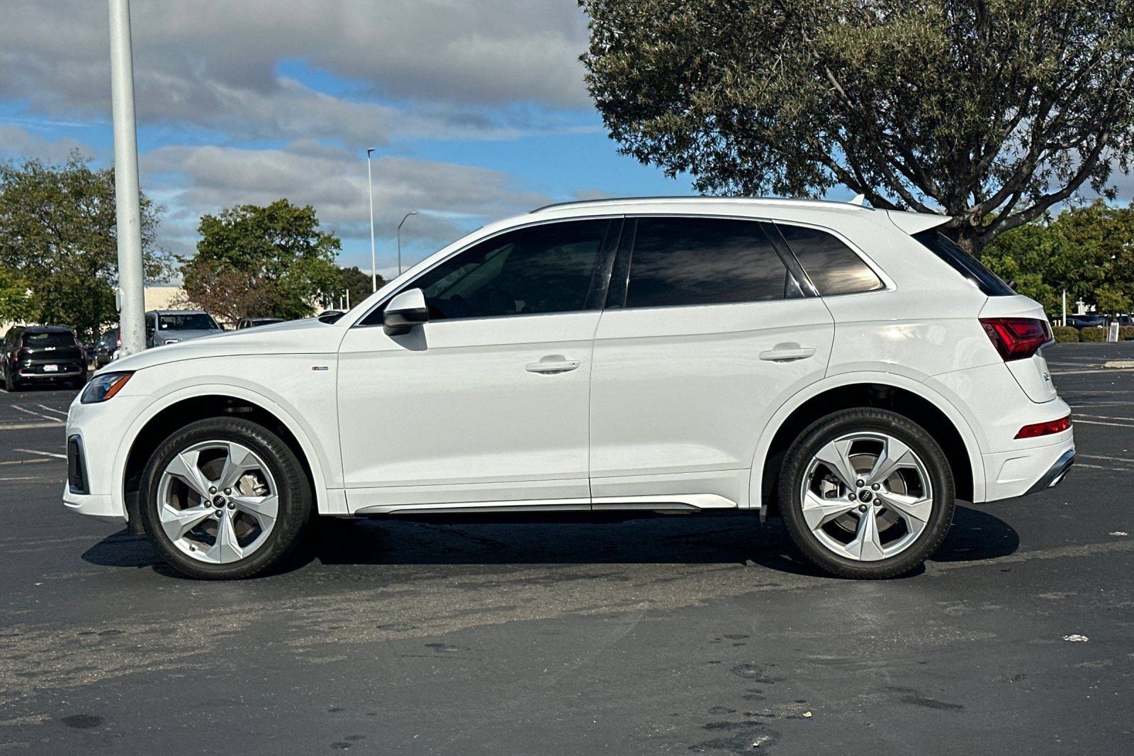Used 2024 Audi Q5 2.0T Premium Plus w/ Premium Plus Package AWD/4WD image 7