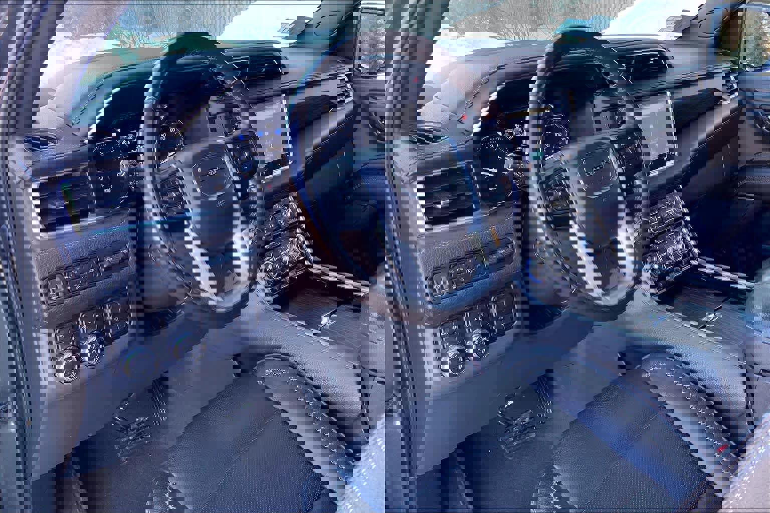 Used 2021 GMC Yukon XL Denali w/ Denali Ultimate Package image 17