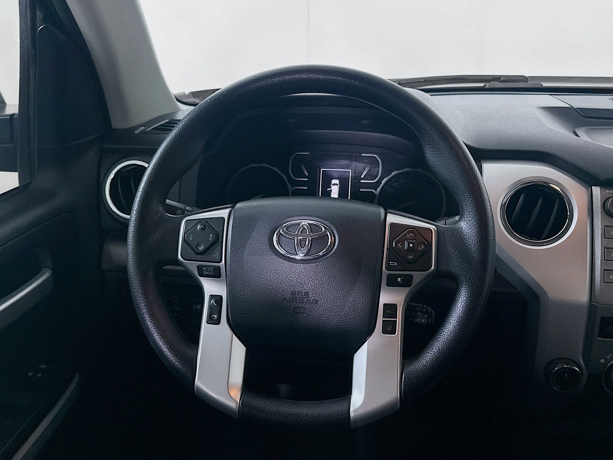 Used 2018 Toyota Tundra SR5 w/ SR5 Upgrade Package image 17