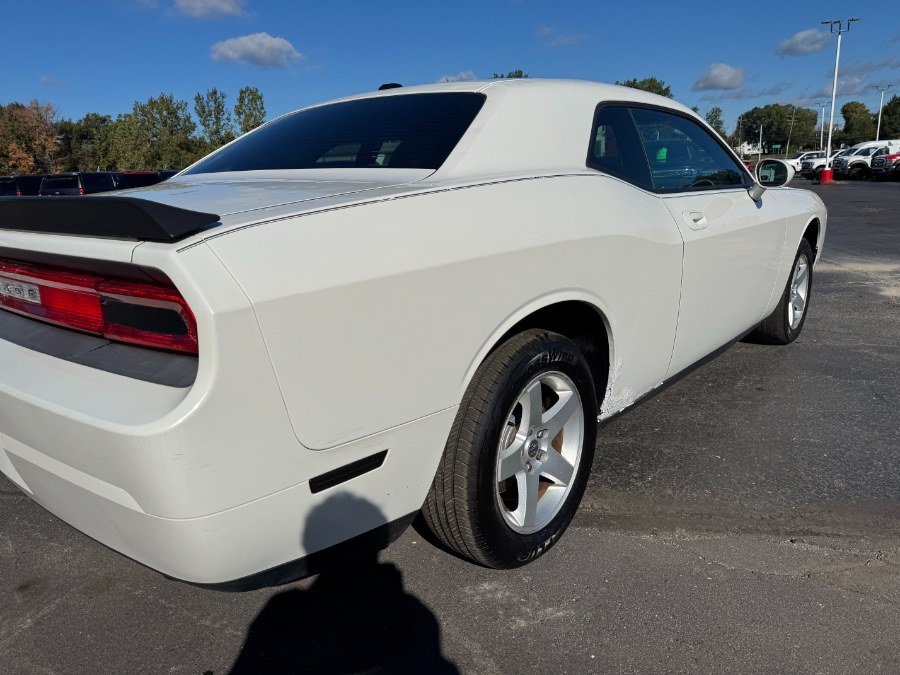 Used 2010 Dodge Challenger SE RWD image 11