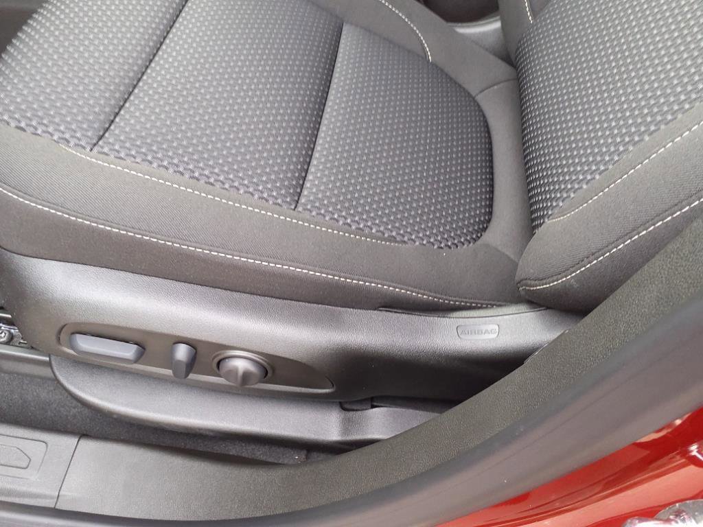 Certified 2023 GMC Acadia SLE w/ Driver Convenience Package image 11