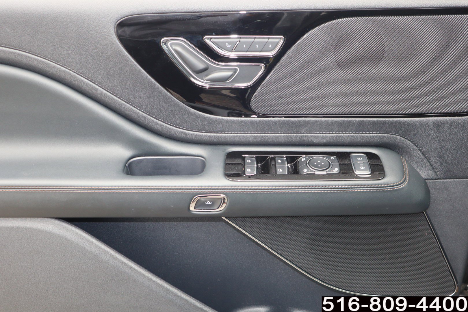 Used 2025 Lincoln Aviator AWD image 20