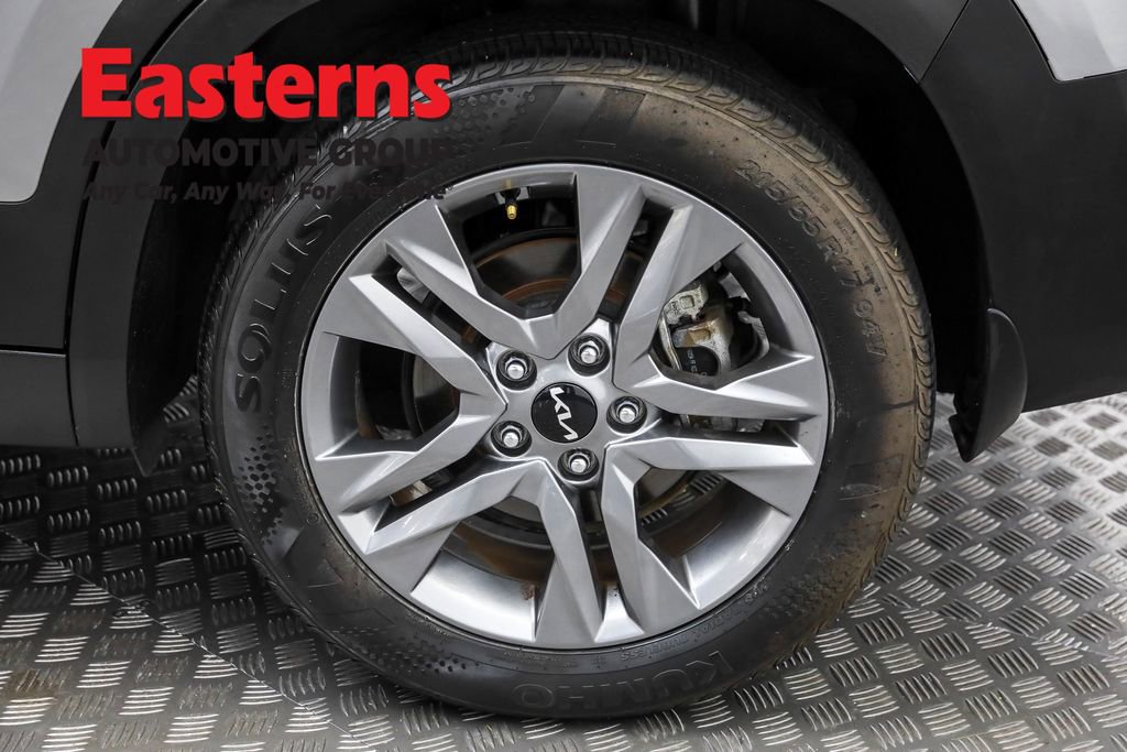 Used 2023 Kia Seltos LX image 32