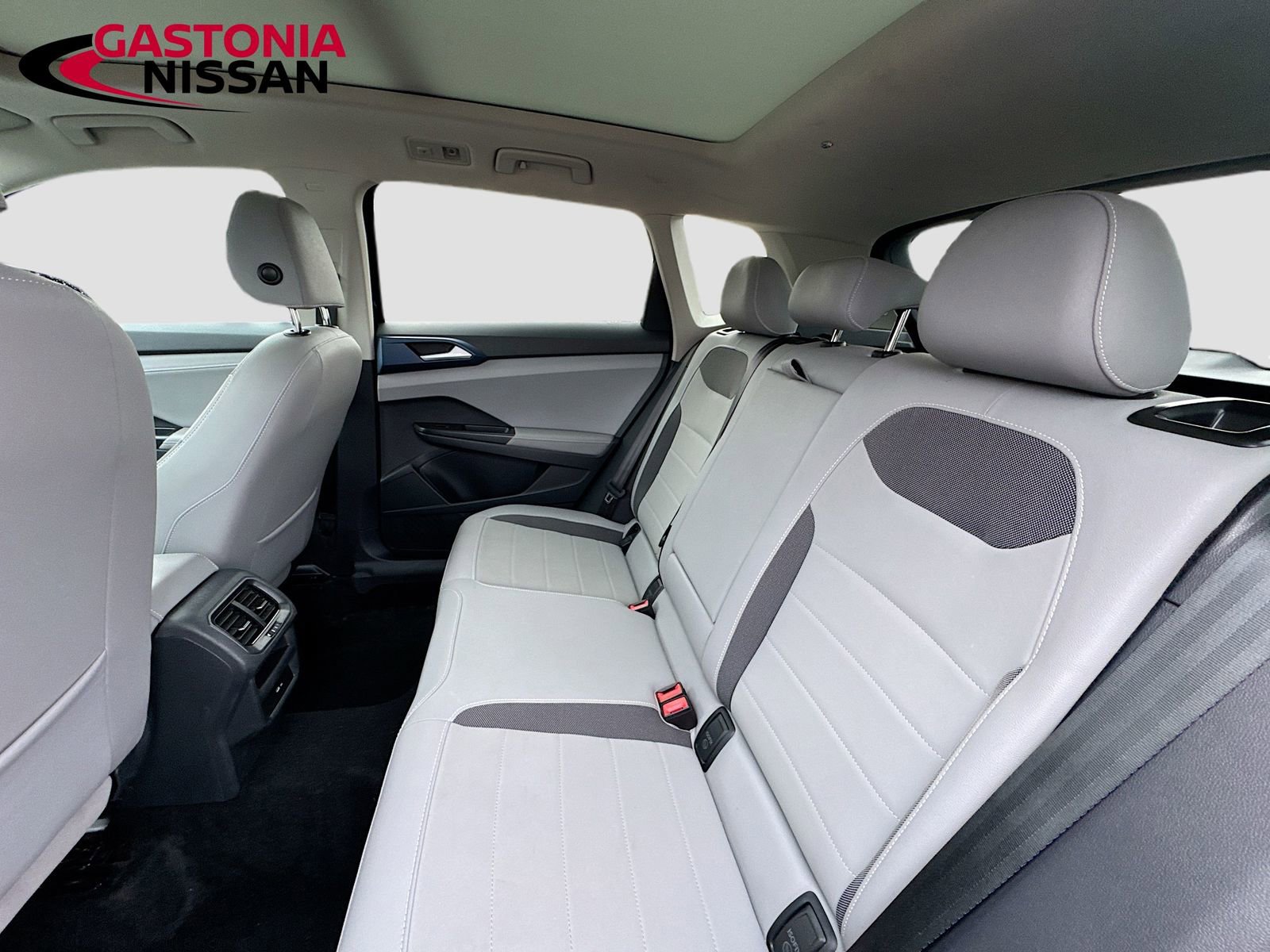 Used 2024 Volkswagen Taos SE image 32