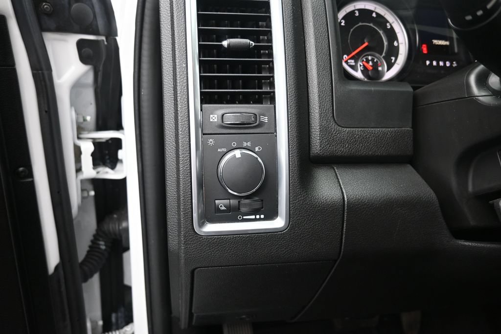 Used 2022 RAM 1500 Warlock AWD/4WD image 12
