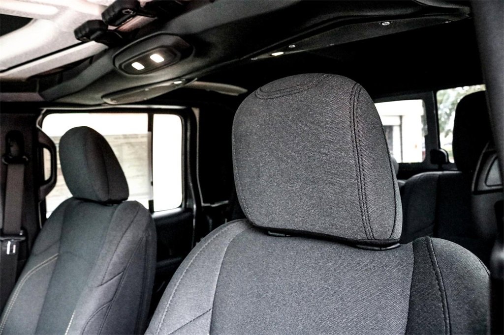 New 2024 Jeep Gladiator Sport image 10