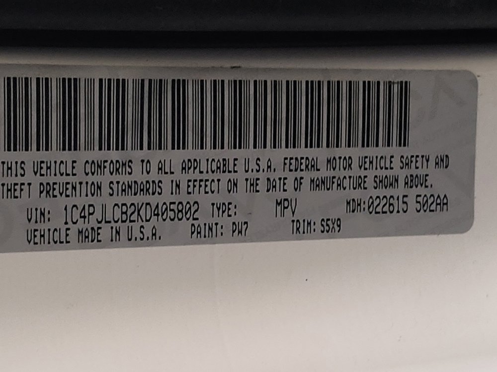 Used 2019 Jeep Cherokee Latitude w/ Popular Appearance Group image 33