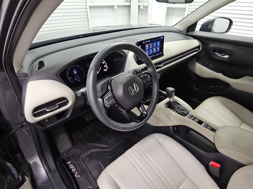 Used 2024 Honda HR-V EX-L image 11