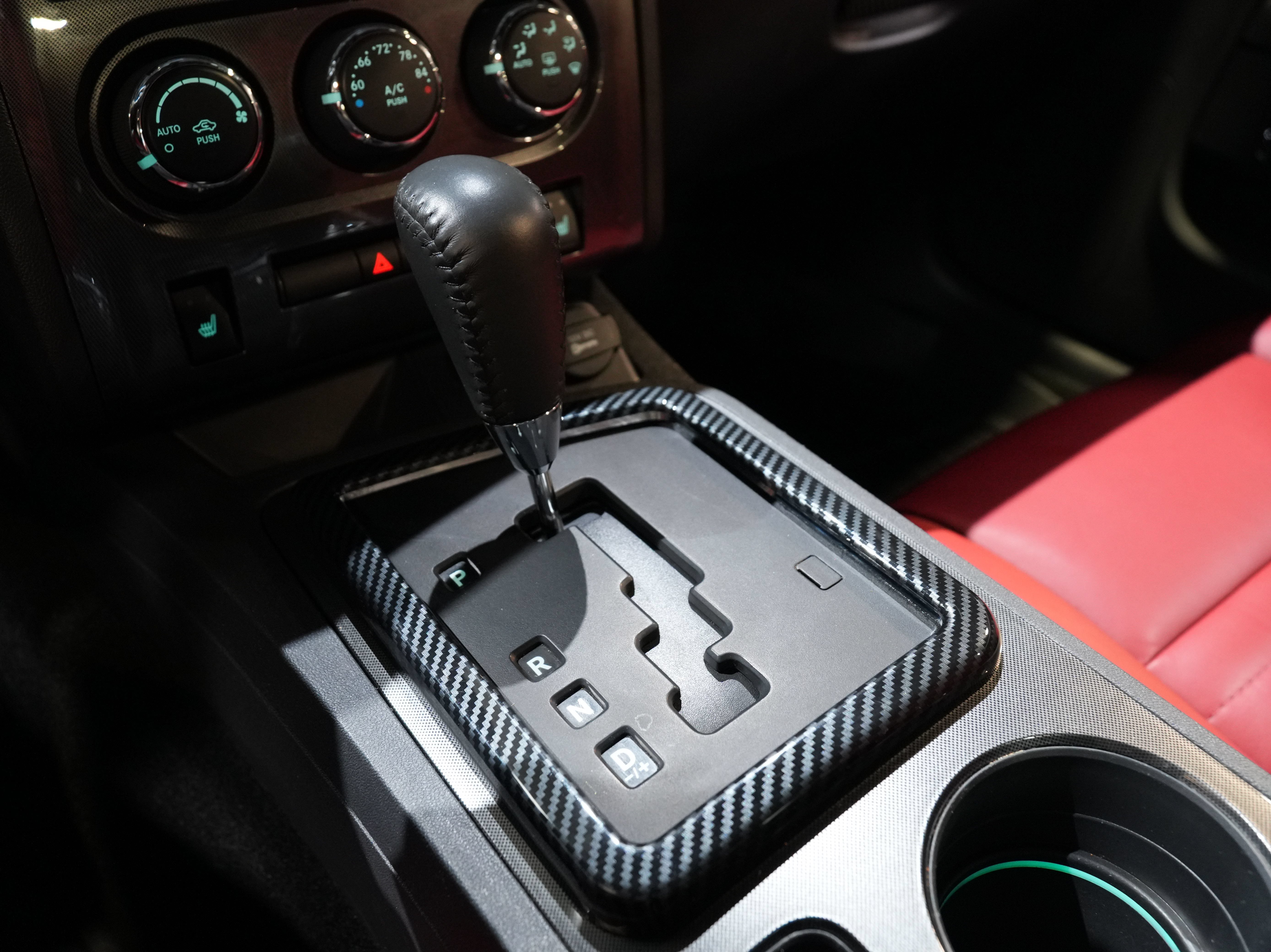 Used 2014 Dodge Challenger SXT RWD image 38