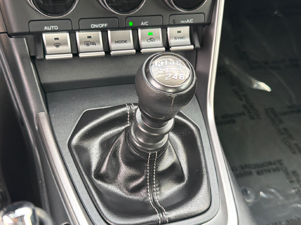 Used 2022 Toyota GR86 Premium RWD image 25