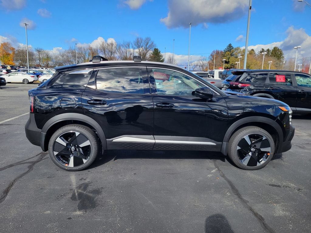 New 2026 Nissan Kicks SR AWD/4WD image 2