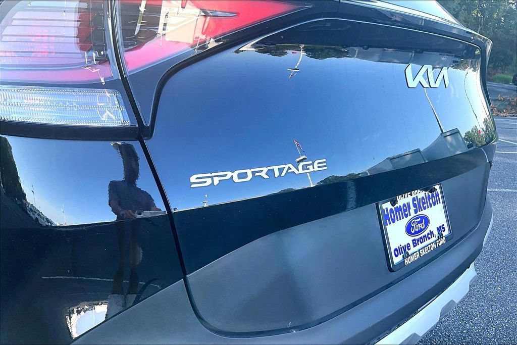 Used 2025 Kia Sportage EX w/ Premium Package FWD image 7