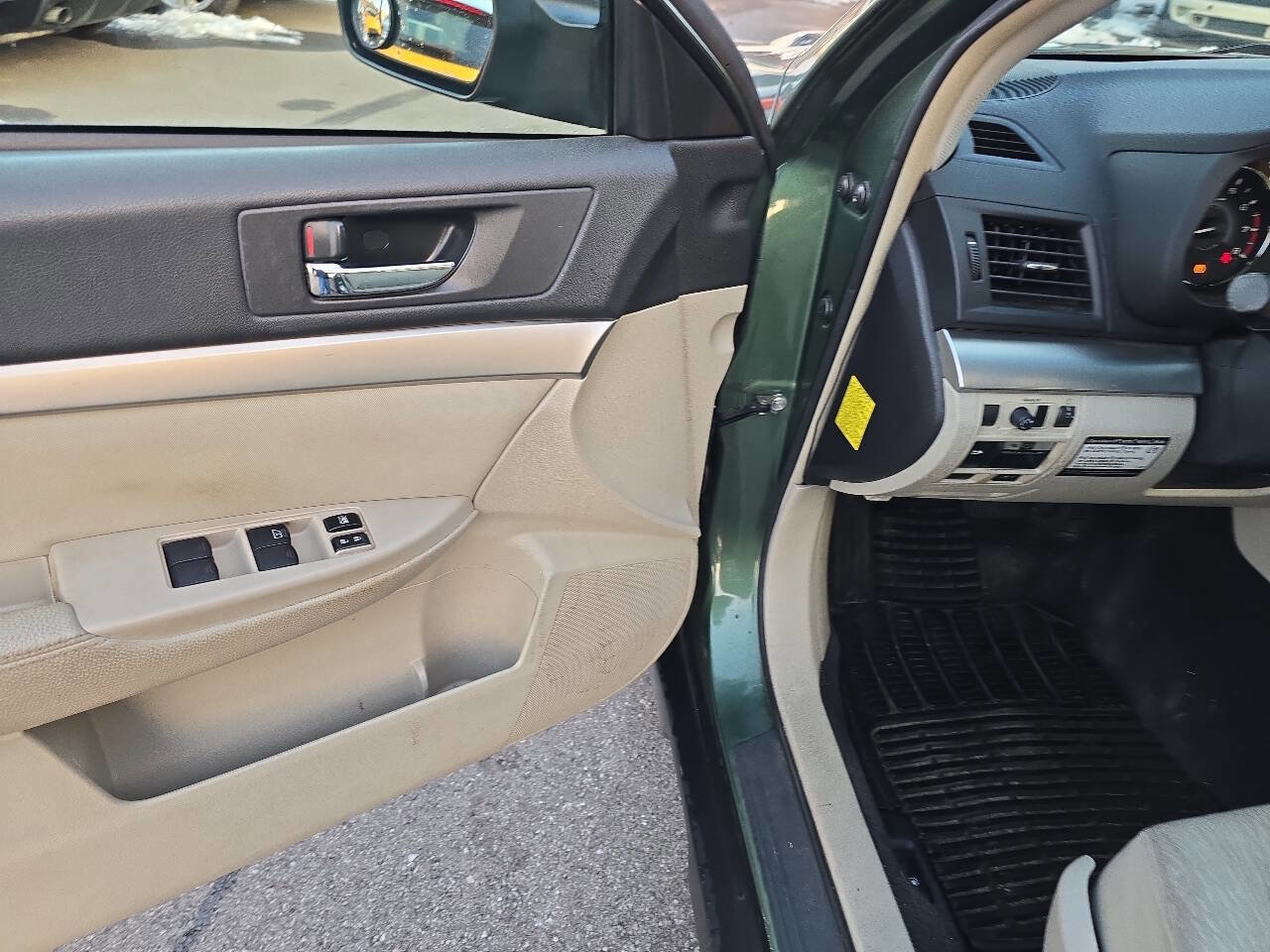 Used 2010 Subaru Outback 2.5i Premium image 18