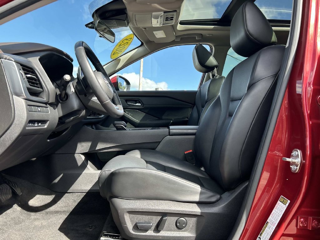 Certified 2023 Nissan Rogue SV w/ SV Premium B Package AWD/4WD image 13