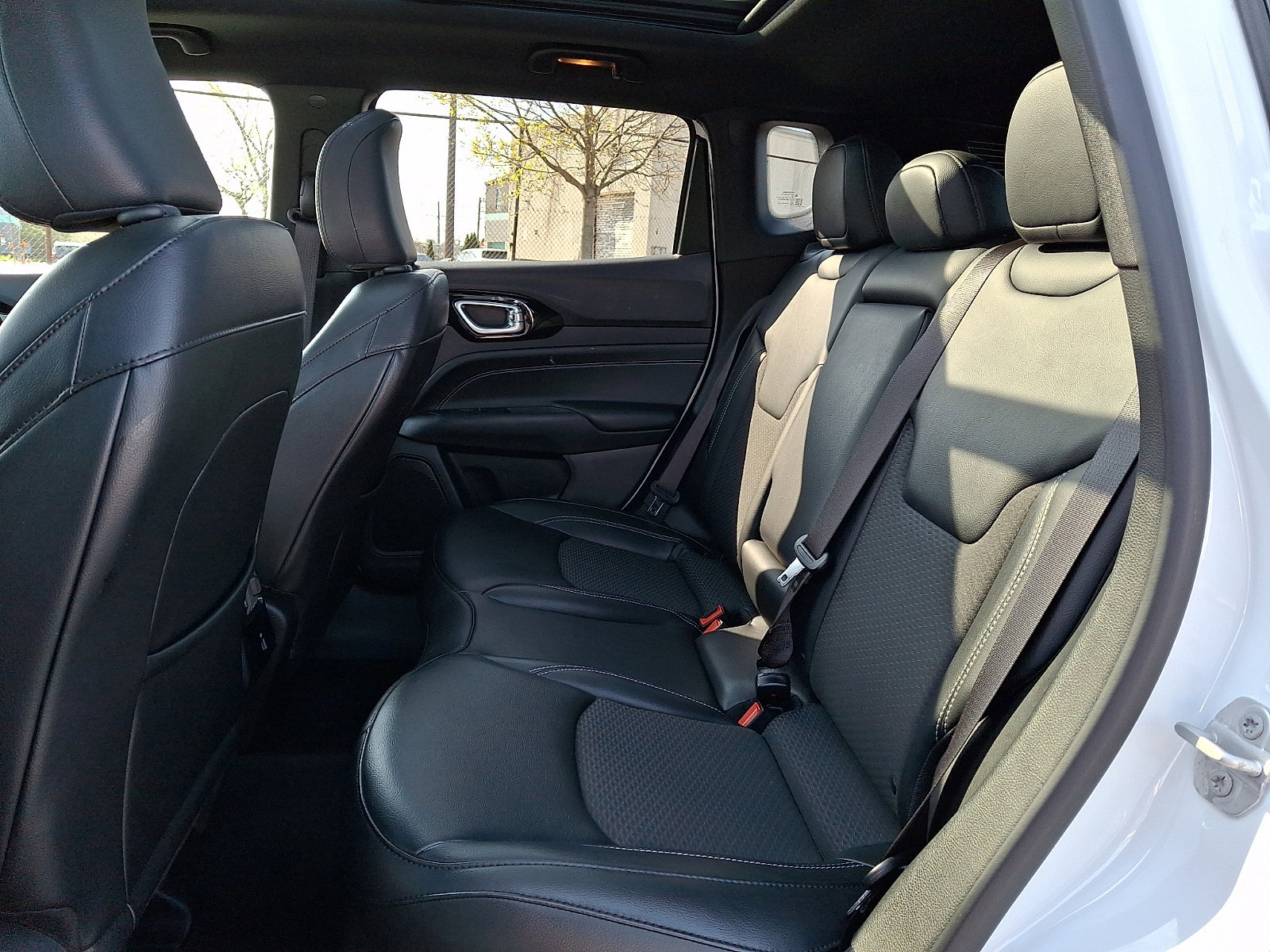 Used 2023 Jeep Compass Latitude w/ Sun and Sound Group image 10