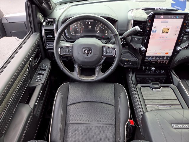 Used 2025 RAM 2500 Limited AWD/4WD image 26
