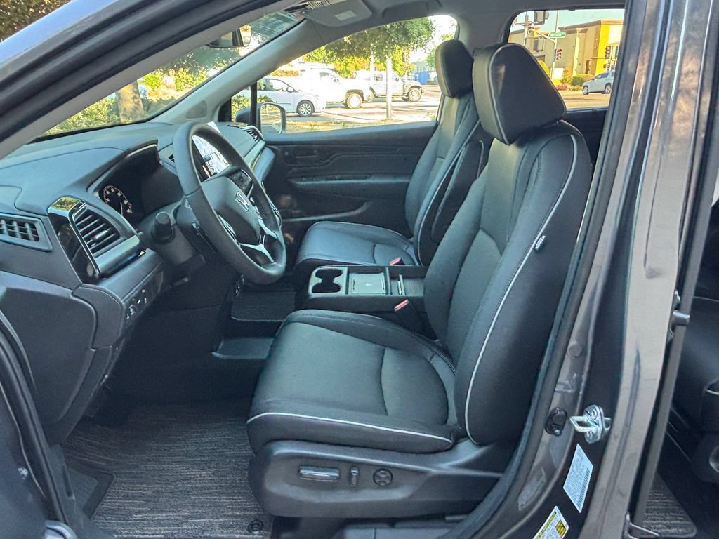 New 2026 Honda Odyssey Touring image 9