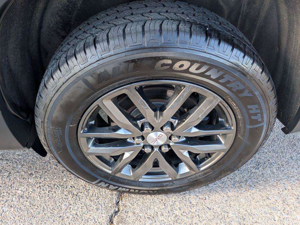 Used 2017 GMC Acadia SLT AWD/4WD image 13