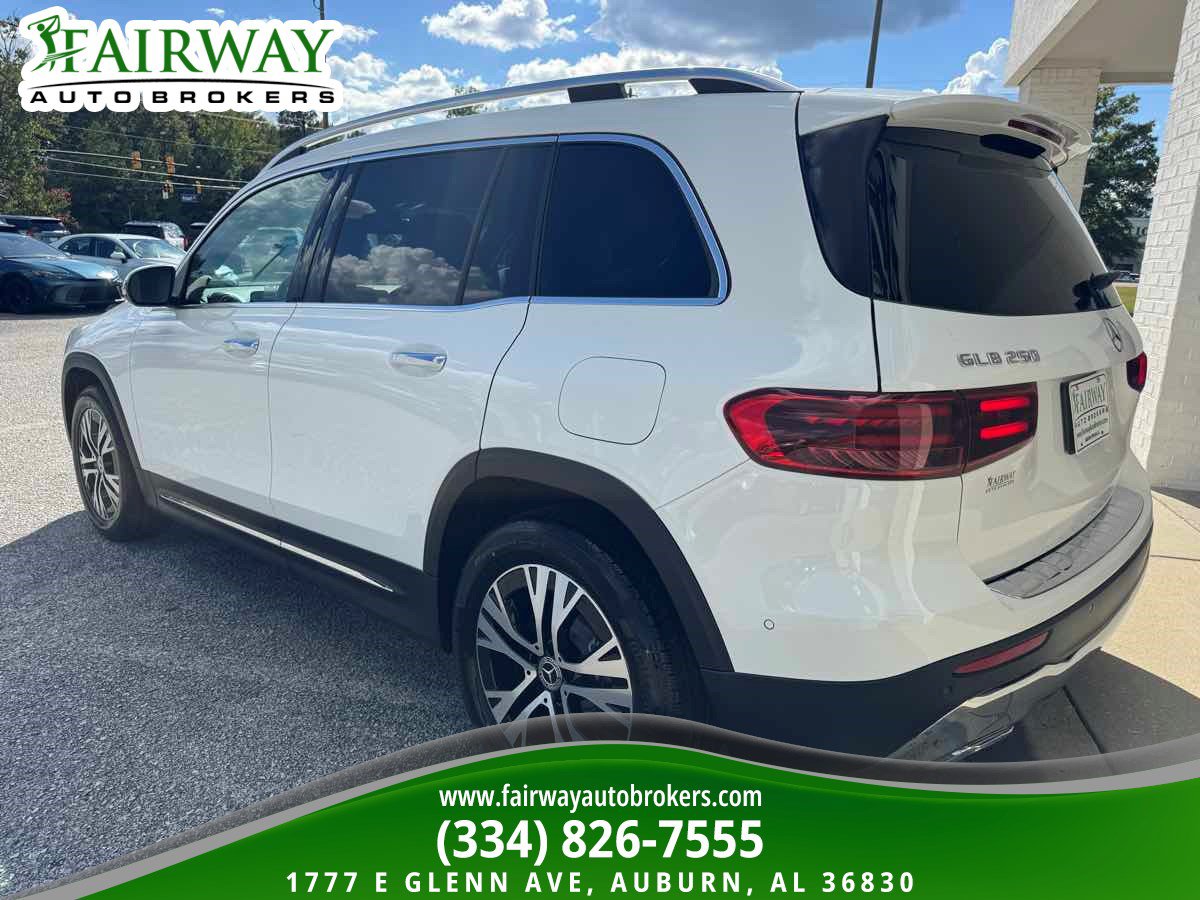 Used 2025 Mercedes-Benz GLB 250 w/ Exclusive Package image 8