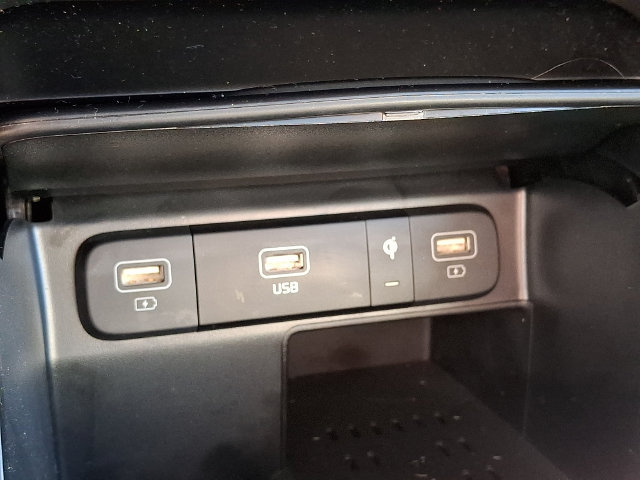 Certified 2023 Kia Sorento S w/ Panoramic Sunroof Package FWD image 27