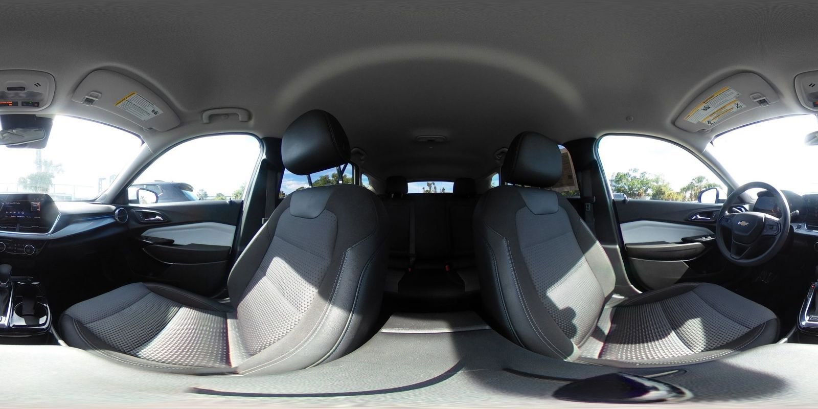 Used 2025 Chevrolet Trax LT image 44