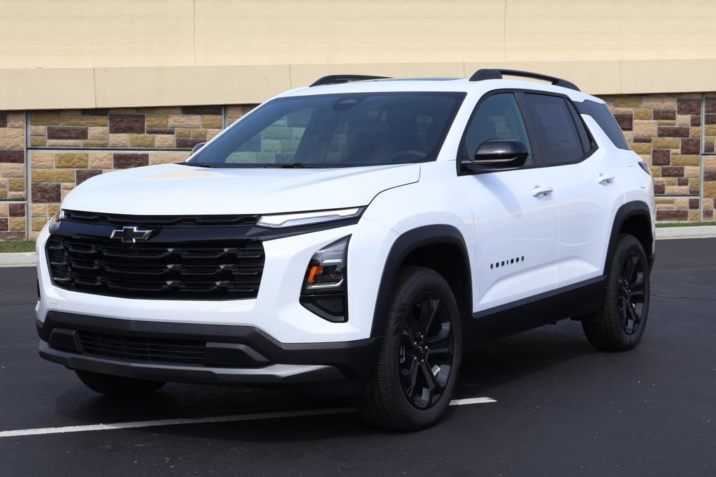 New 2027 Chevrolet Equinox LT w/ Midnight Edition FWD image 1