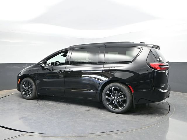 New 2027 Chrysler Pacifica Limited FWD image 7