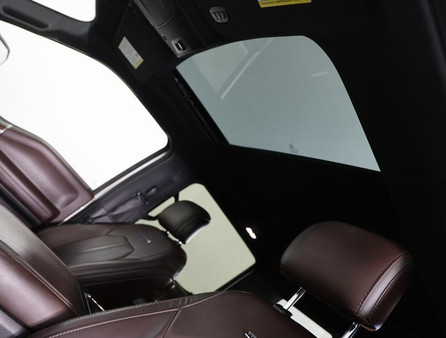 Used 2016 Ford F150 Platinum w/ Equipment Group 701A Luxury image 6