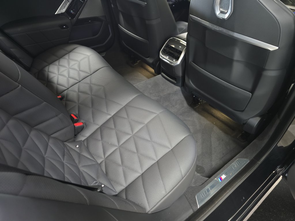 Certified 2023 BMW 740i RWD image 13
