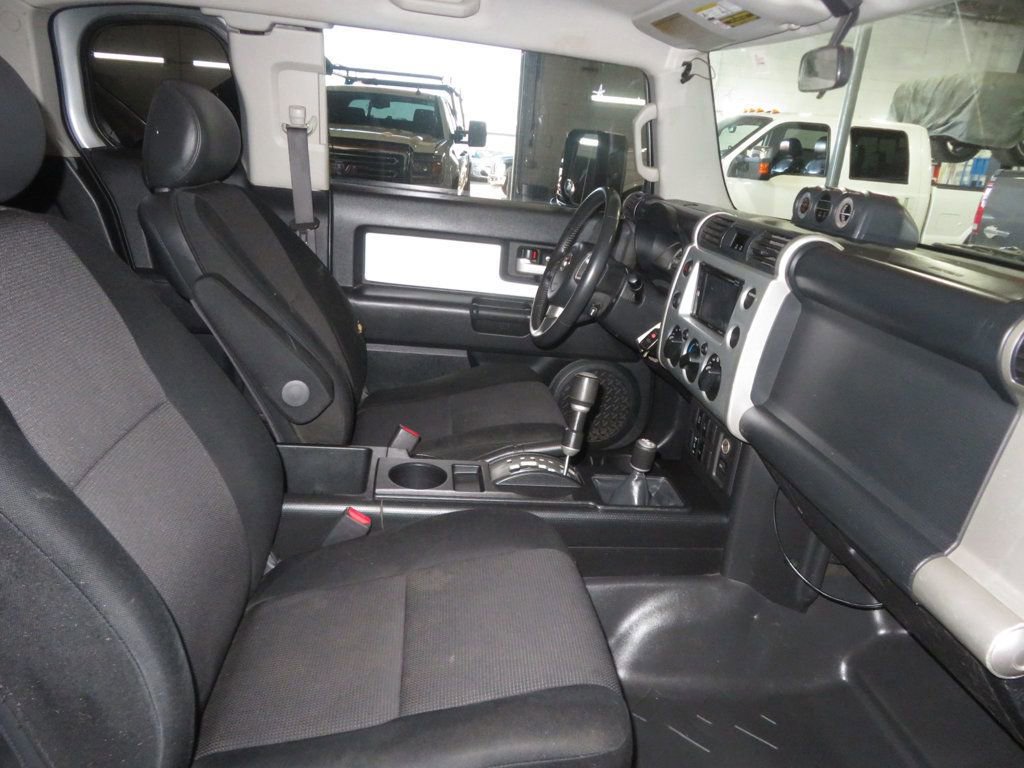 Used 2007 Toyota FJ Cruiser 4WD image 28