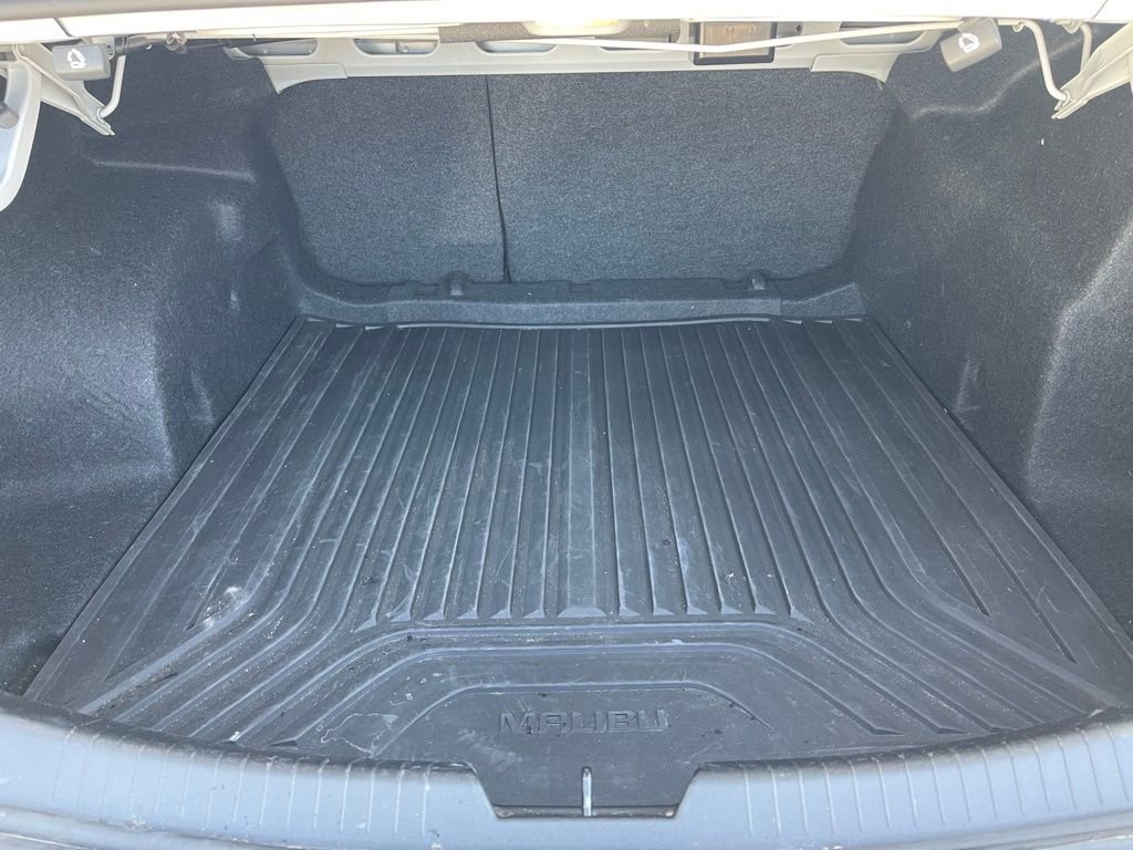 Used 2025 Chevrolet Malibu RS w/ LPO, Floor Liner Package image 6