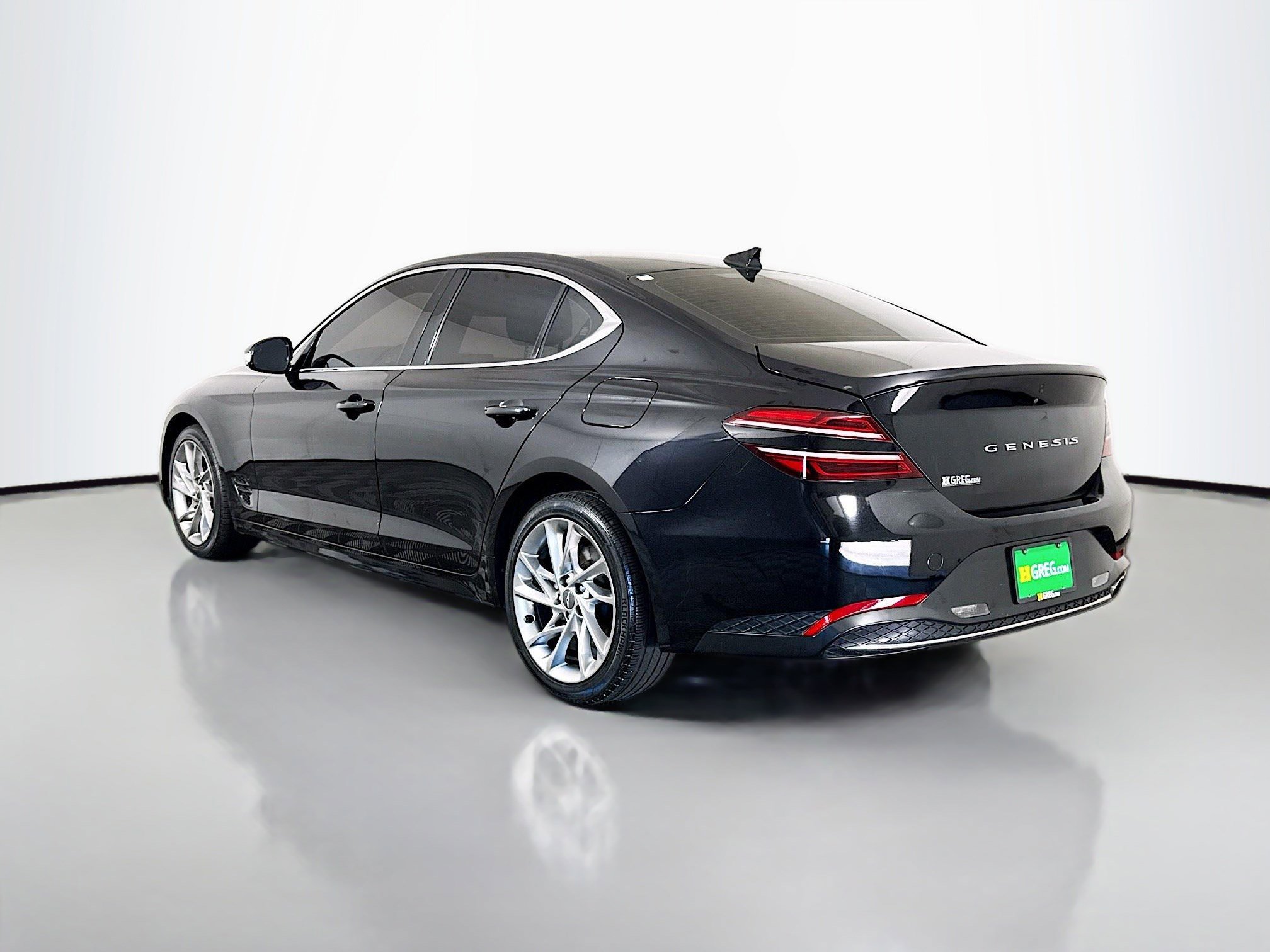 Used 2022 Genesis G70 2.0T RWD image 7