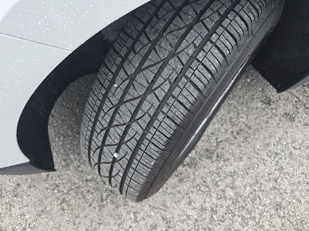 Used 2018 Chevrolet Equinox LT FWD image 28