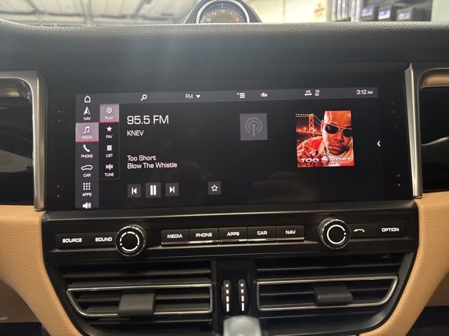 Used 2021 Porsche Macan image 21
