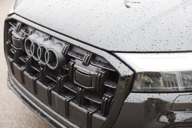 Used 2025 Audi Q7 2.0T Premium w/ Convenience Plus Package image 9