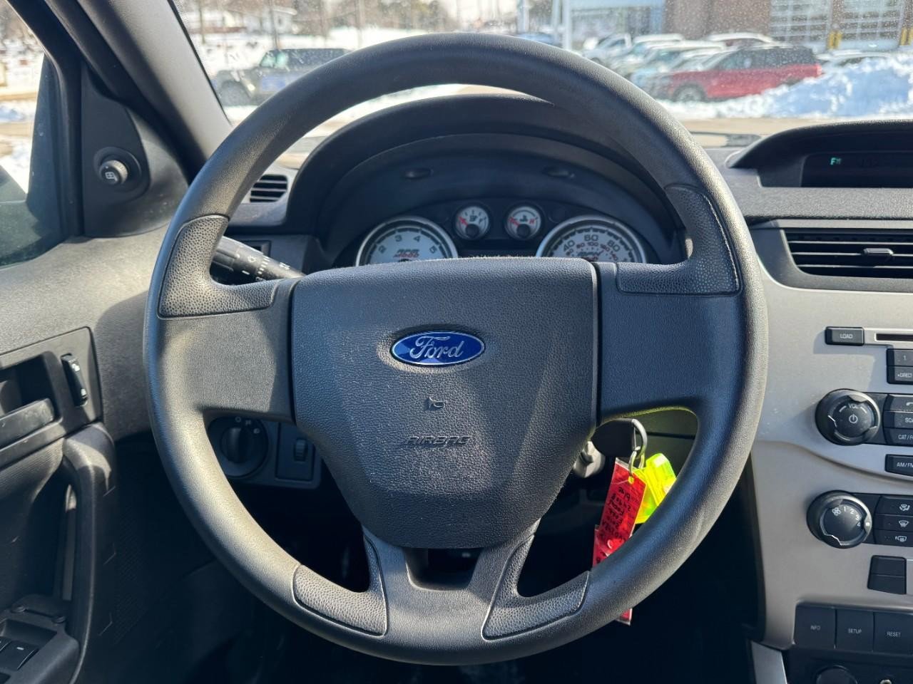 Used 2010 Ford Focus SE image 11