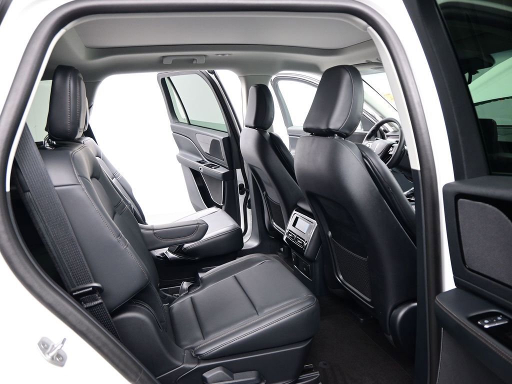 Used 2025 Lincoln Aviator 2WD w/ Jet Appearance Package image 19