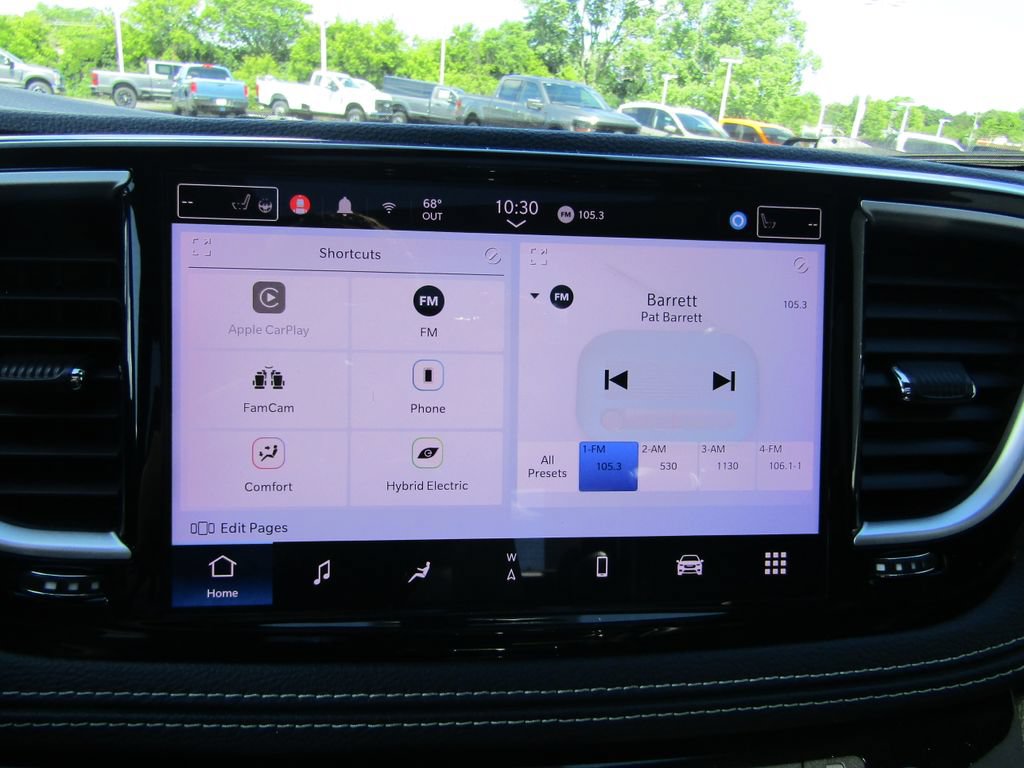 Used 2022 Chrysler Pacifica Limited w/ Uconnect Theater Family Group FWD image 35
