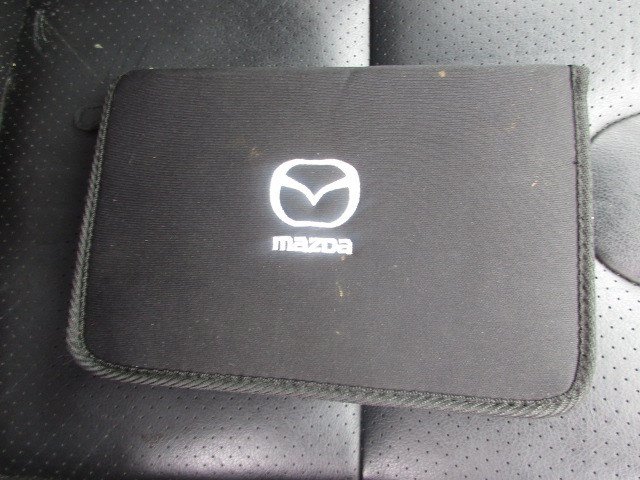 Used 2005 MAZDA MAZDA3 s w/ Moonroof & 6-CD Pkg FWD image 27