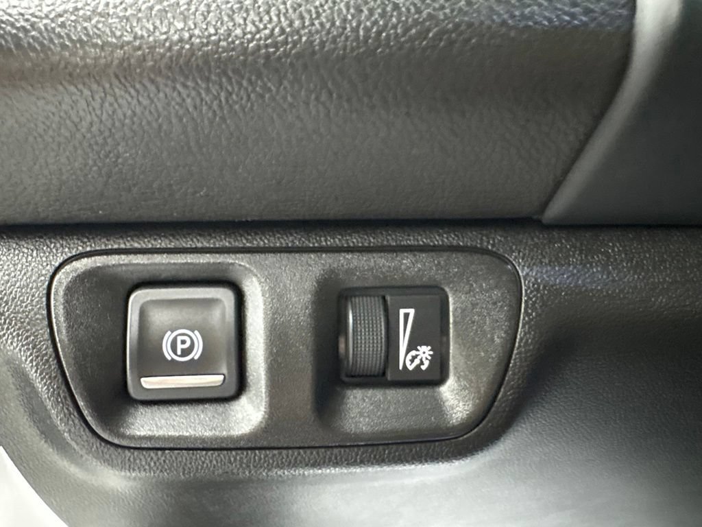 Used 2020 GMC Acadia SLE w/ Driver Convenience Package FWD image 21