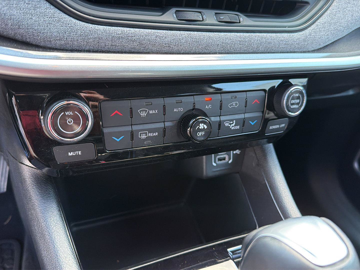 Used 2022 Jeep Compass Latitude w/ Convenience Group FWD image 25