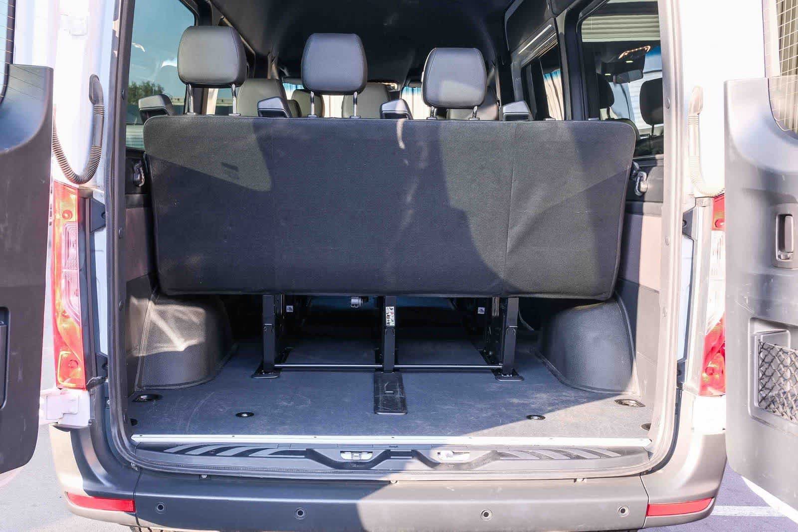 Used 2024 Mercedes-Benz Sprinter 2500 image 34