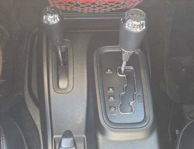 Used 2017 Jeep Wrangler Unlimited Rubicon image 13