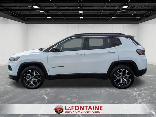 Used 2025 Jeep Compass Limited AWD/4WD image 2