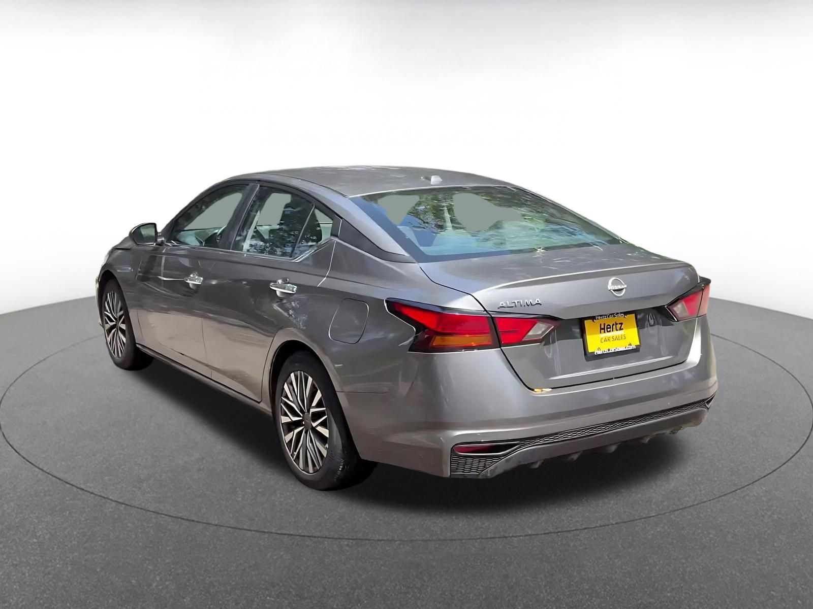Used 2025 Nissan Altima 2.5 SV FWD image 9