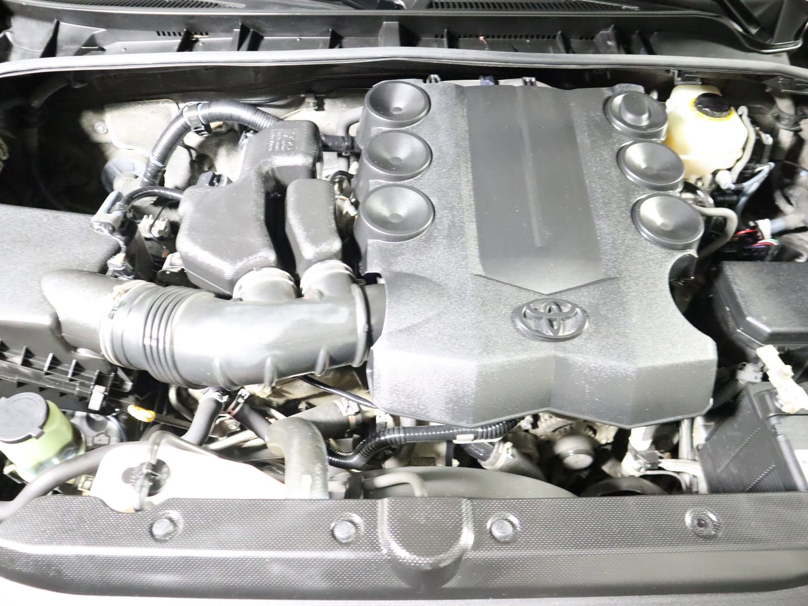 Used 2017 Toyota 4Runner TRD Off-Road w/ Convenience Package image 18