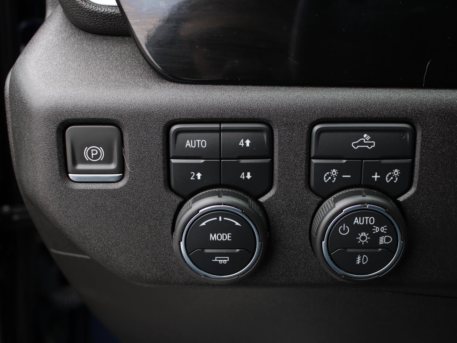 Used 2023 Chevrolet Silverado 1500 RST AWD/4WD image 10