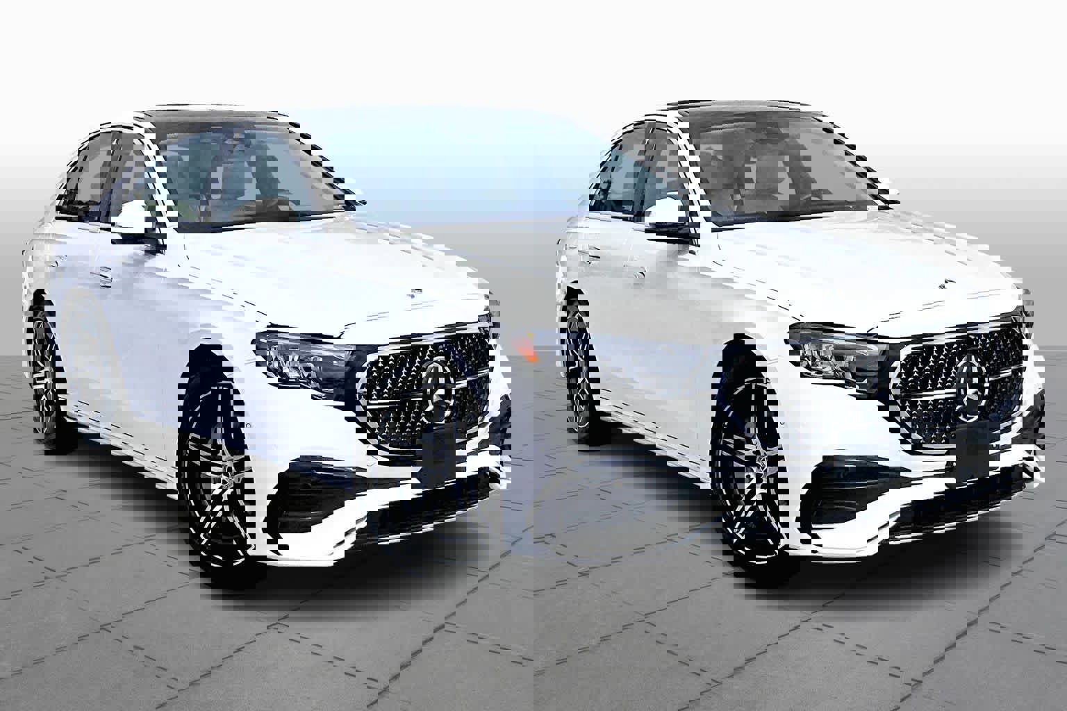 Used 2025 Mercedes-Benz E 350 4MATIC Sedan image 4